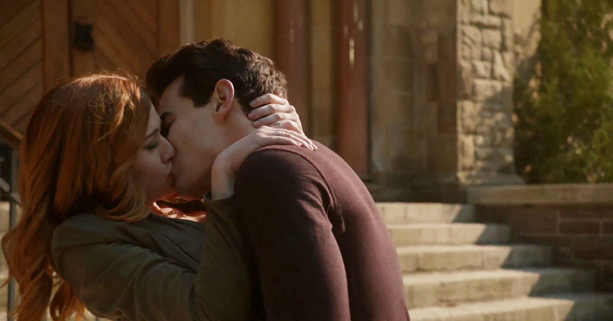 Simon & Camille Kiss  Shadowhunters 