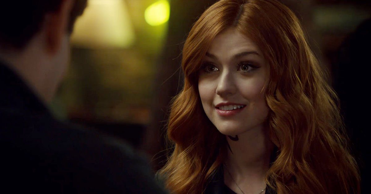 Clary Busty